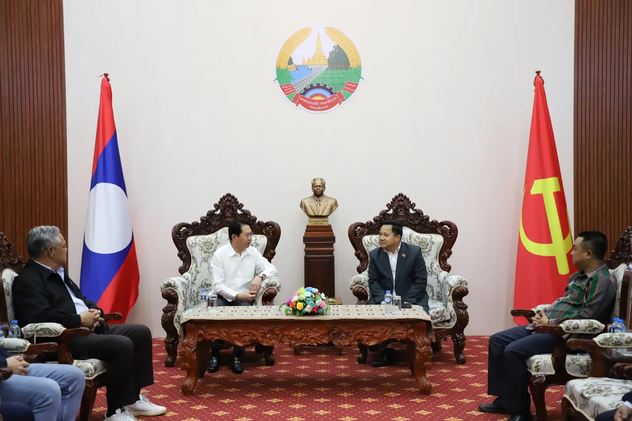 ທ່ານ ຮອງລັດຖະມົນຕີ ກະຊວງການຕ່າງເທດ ລົງເຄື່ອນໄຫວຢ້ຽມຢາມ ແລະ ຕິດຕາມຊຸກຍູ້ການຈັດຕັ້ງປະຕິບັດວຽກງານ ເກັບກູ້ລະເບີດບໍ່ທັນແຕກ