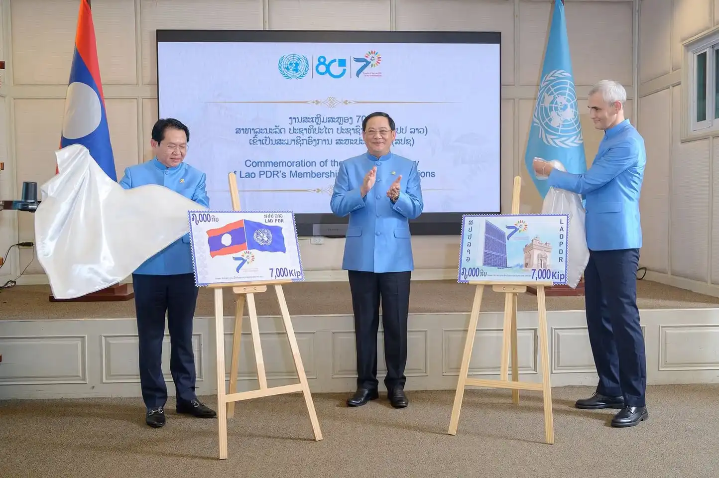 ທ່ານ ສອນໄຊ ສີພັນດອນ, ນາຍົກລັດຖະມົນຕີ ແຫ່ງ ສປປ ລາວ, ຢ້ຽມຢາມຫ້ອງການ ອົງການສະຫະປະຊາຊາດ ປະຈຳ ສປປ ລາວ ເພື່ອສະເຫຼີມສະຫຼອງຄົບຮອບ 70 ປີ ສປປ ລາວ ເຂົ້າເປັນສະມາຊິກ ອົງການ ສປຊ